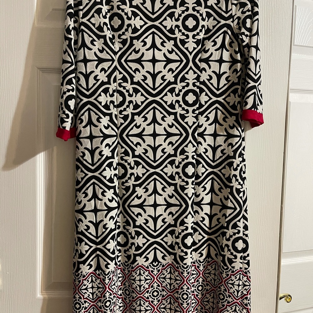 Dress - Picture 3 of 4